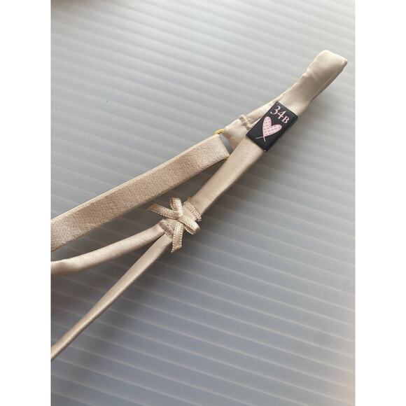 Victoria's Secret Balconette Bra - Picture 6 of 13